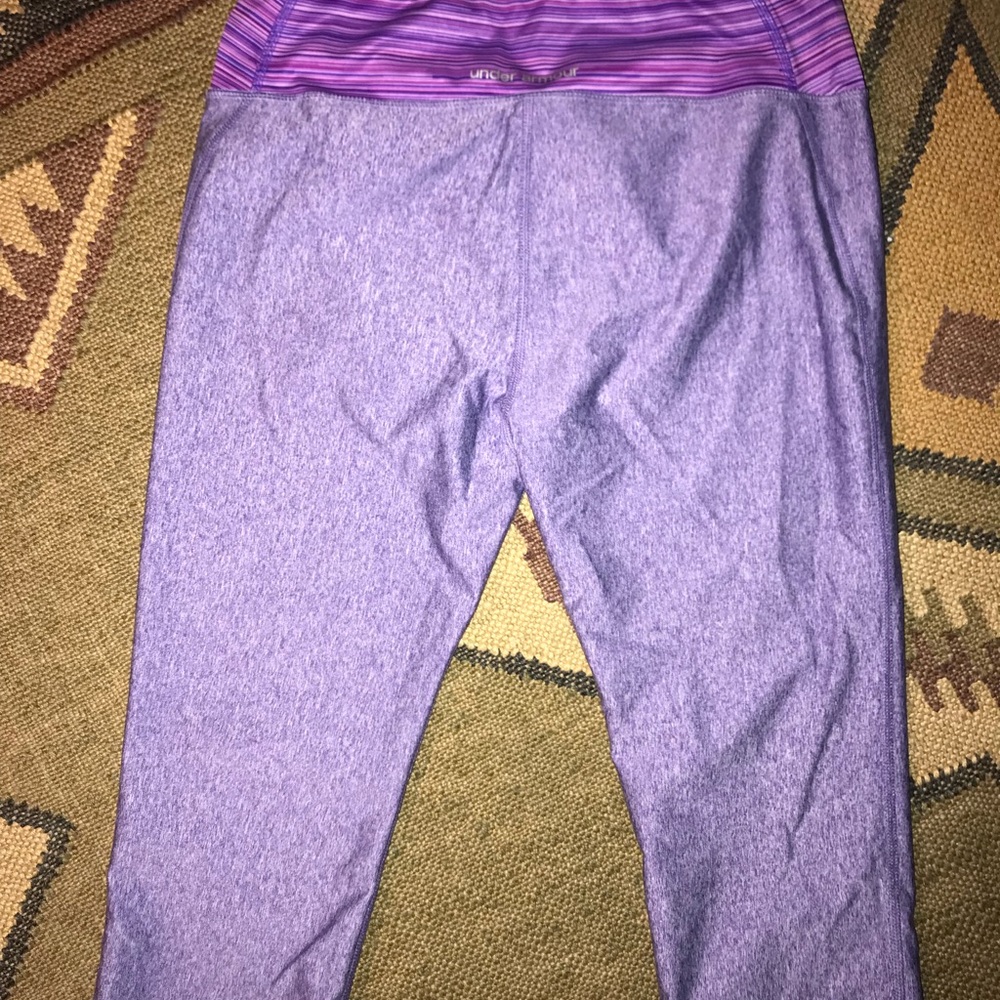 Under Armor Cropped yoga pants - Picture 3 of 4
